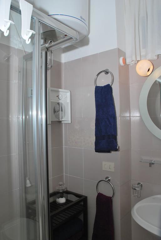 Double Room,855374405:JPEG